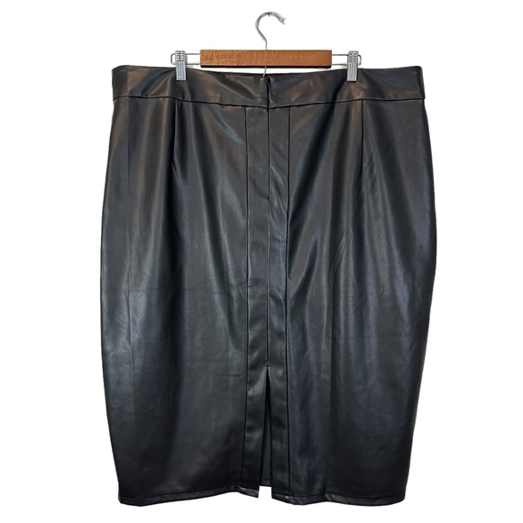 Universal Standard Sillaro Vegan Leather Skirt Black, New w/ Tags, Size 22 - Picture 3 of 15